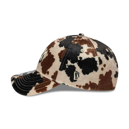This is a New York Yankees Animal Print Beige 9TWENTY Adjustable Cap 6