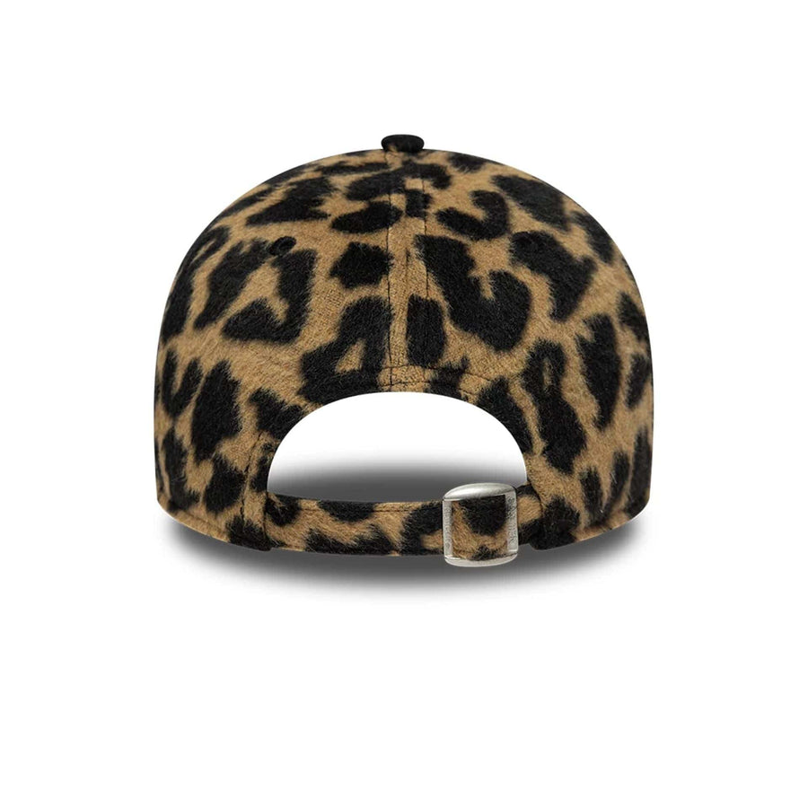 Pictured is this MLB Leopard New York Yankees 9FORTY cap in light beige. 5