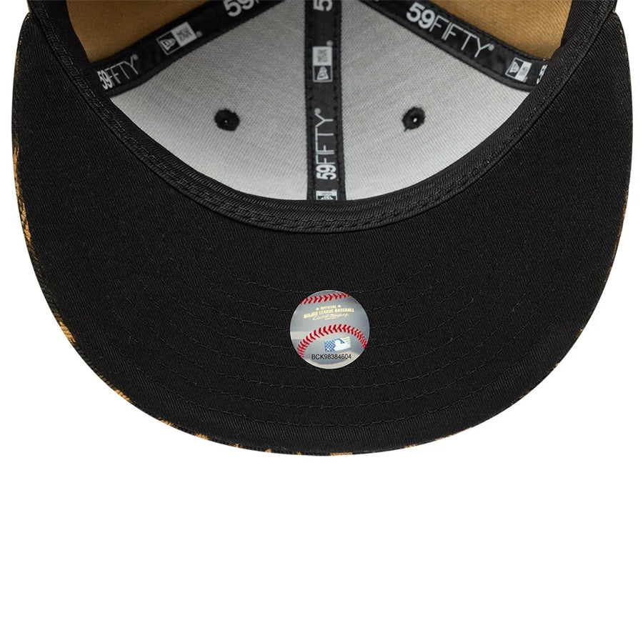 Pictured is this MLB Leopard New York Yankees 59FIFTY Fitted cap in black. 2