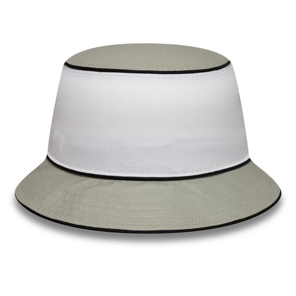 Pictured is this Retro Paris Saint-Germain Bucket hat in grey. 4
