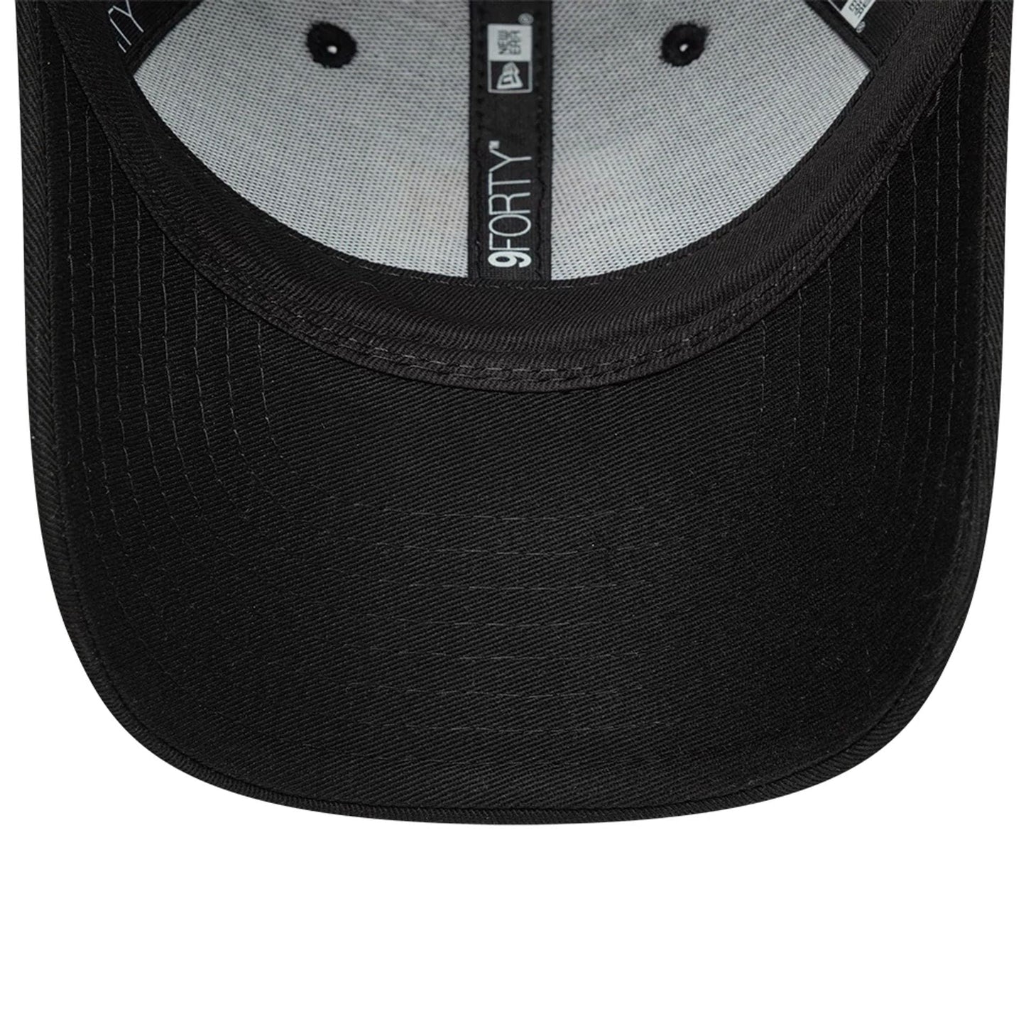 This is a FC Barcelona Youth Core Black 9FORTY Adjustable Cap 4