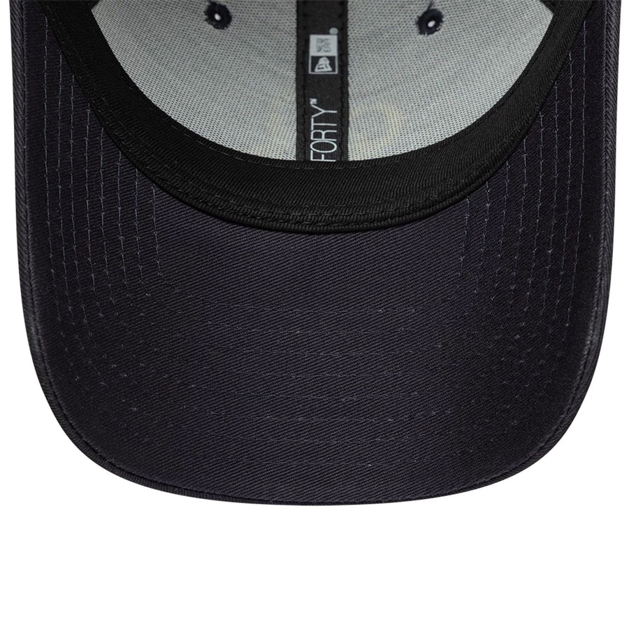 Pictured is this Core Retro Chelsea FC 9FORTY cap in navy. 7