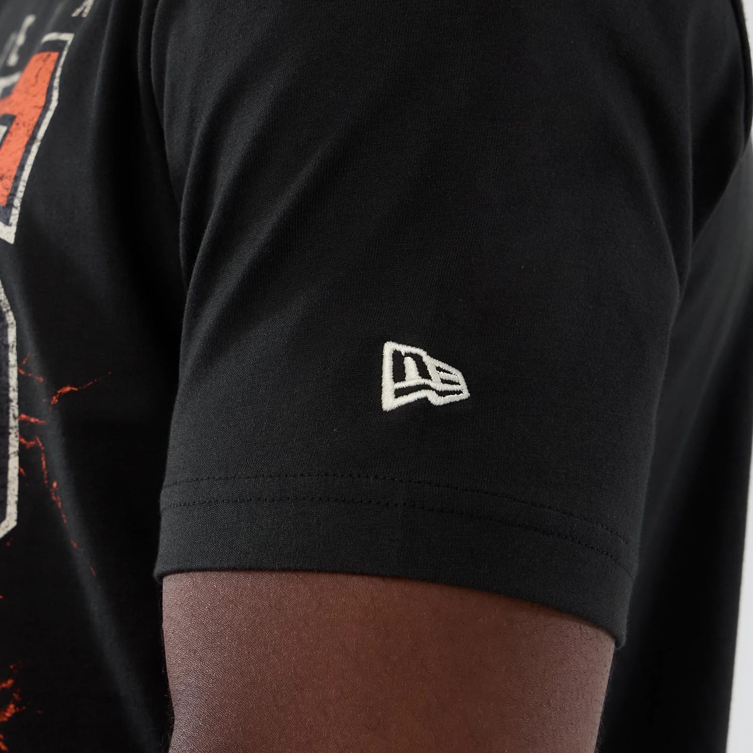 The model is wearing this NBA Hardwood Classic Phoenix Suns T-Shirt in black. 4