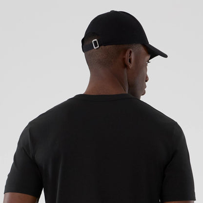 The model is wearing this NBA Hardwood Classic LA Lakers T-Shirt in black. 6