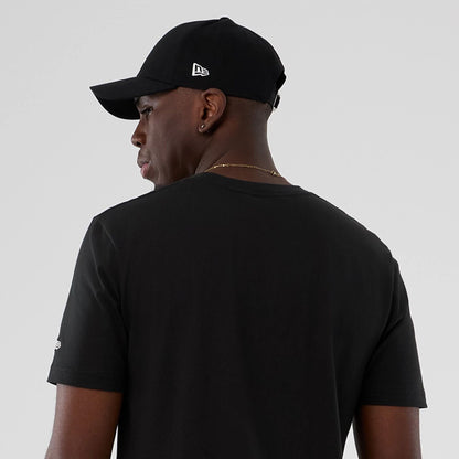 The model is wearing this NBA Hardwood Classic Detroit Pistons T-Shirt in black. 6