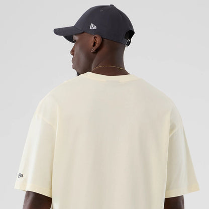 The model is wearing this NBA Hardwood Classic San Antonio Spurs T-Shirt in Cream . 7