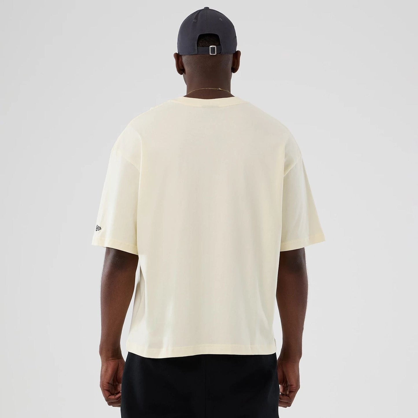 The model is wearing this NBA Hardwood Classic San Antonio Spurs T-Shirt in Cream . 2