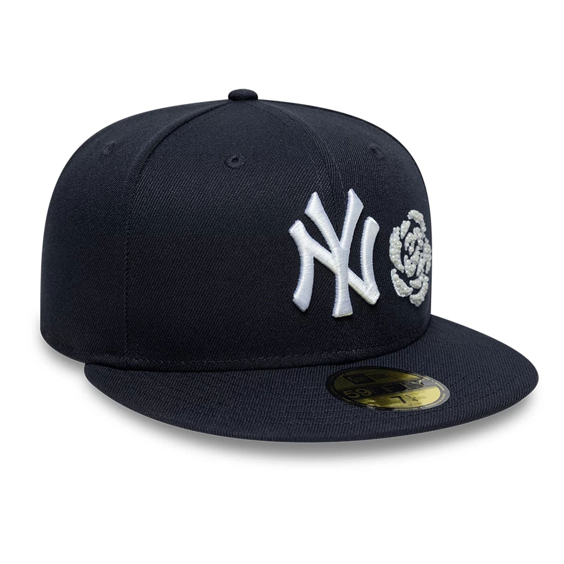 Pictured is this MLB Faux Pearl Icon New York Yankees 59FIFTY Fitted cap in navy. 3