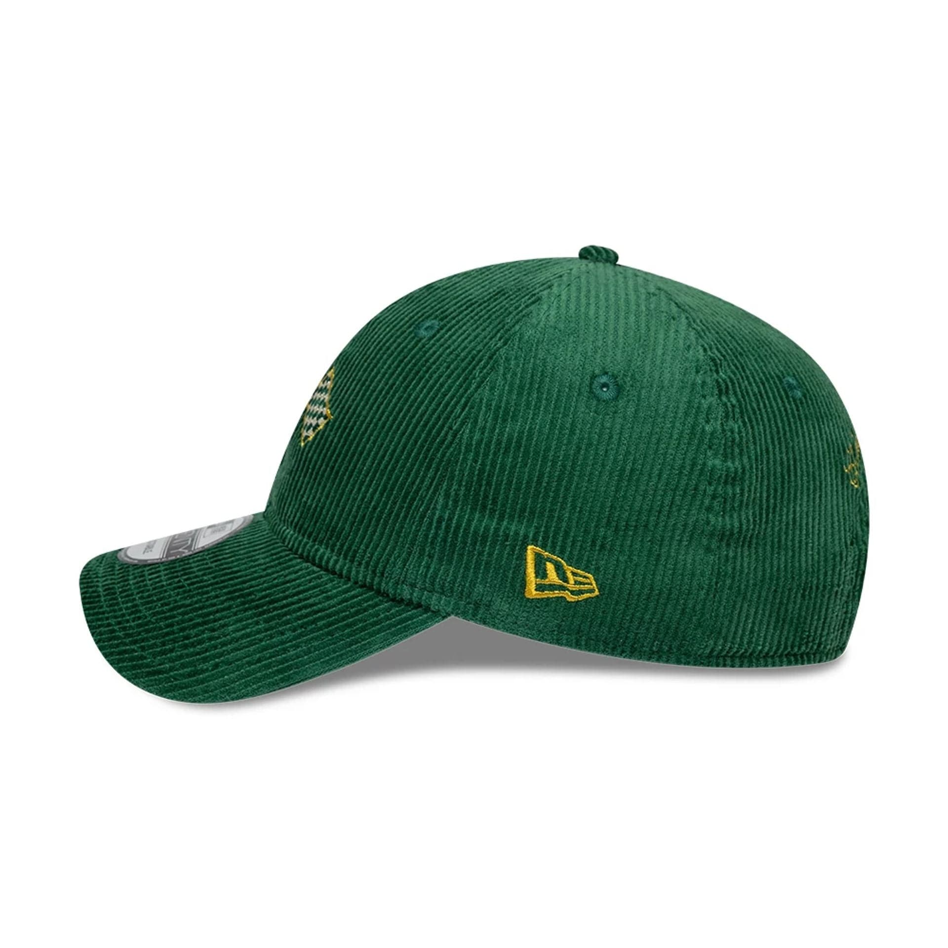 Pictured is this Speedway Chelsea FC 9TWENTY cap in dark green. 6