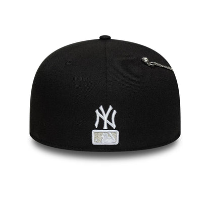 Pictured is this MLB Snow Icon New York Yankees 59FIFTY Fitted cap in black. 6