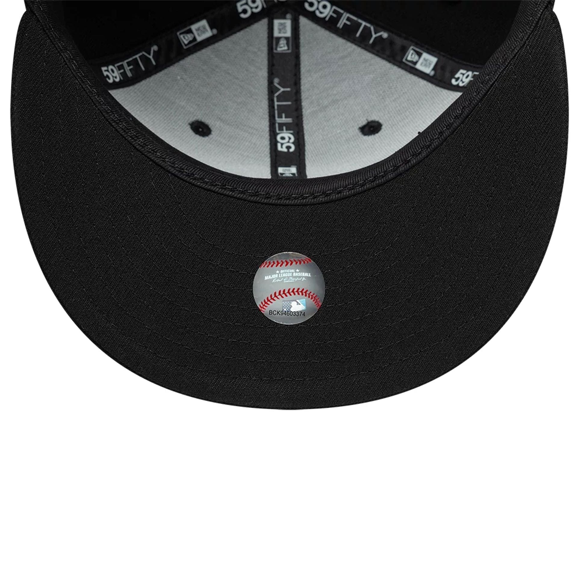 Pictured is this MLB Snow Icon New York Yankees 59FIFTY Fitted cap in black. 7