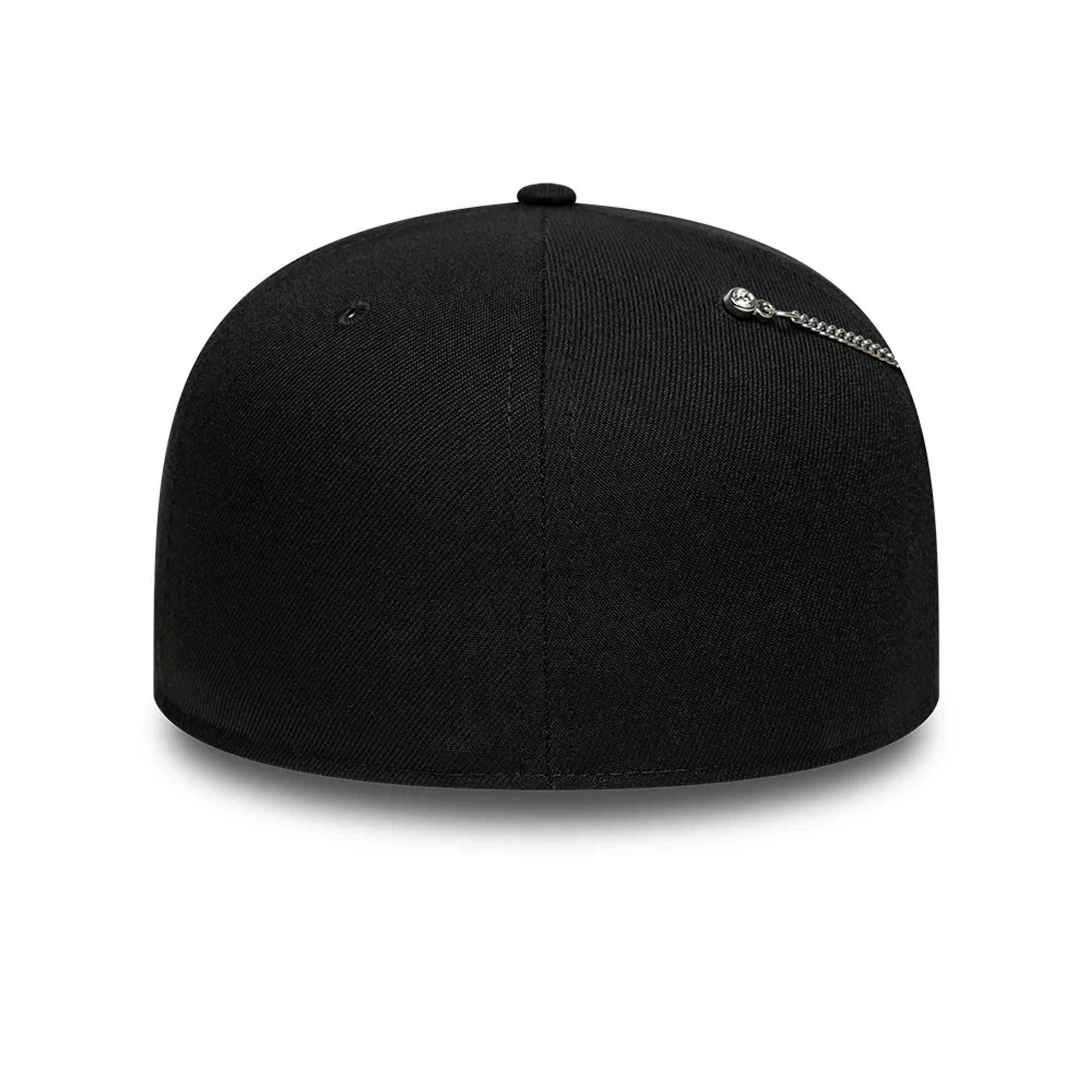 Pictured is this New Era Snow Icon 59FIFTY Fitted cap in black. 5