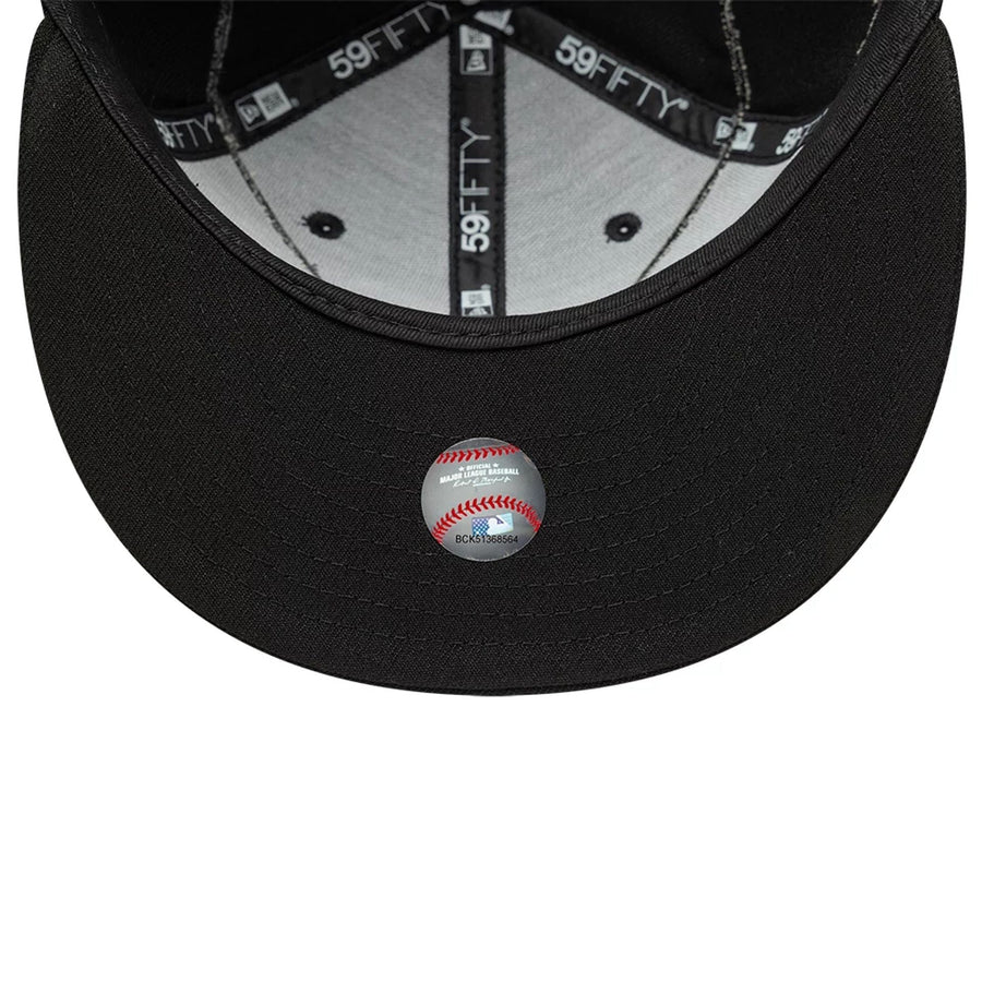 Pictured is this MLB Beaded Wings Chicago White Sox 59FIFTY Fitted cap in black. 7