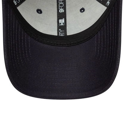 This is a FC Barcelona Contrast Light Beige 9FORTY Adjustable Cap 5