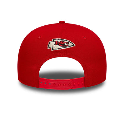 This is a Kansas City Chiefs Fear Of God x NFL Red Retro Crown 9FIFTY Adjustable Cap 3