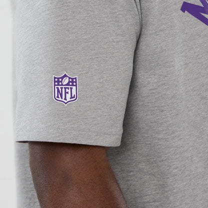 The Male model is wearing Minnesota Vikings NFL International Series Games 2025 Dublin Grey Oversized T-Shirt 5