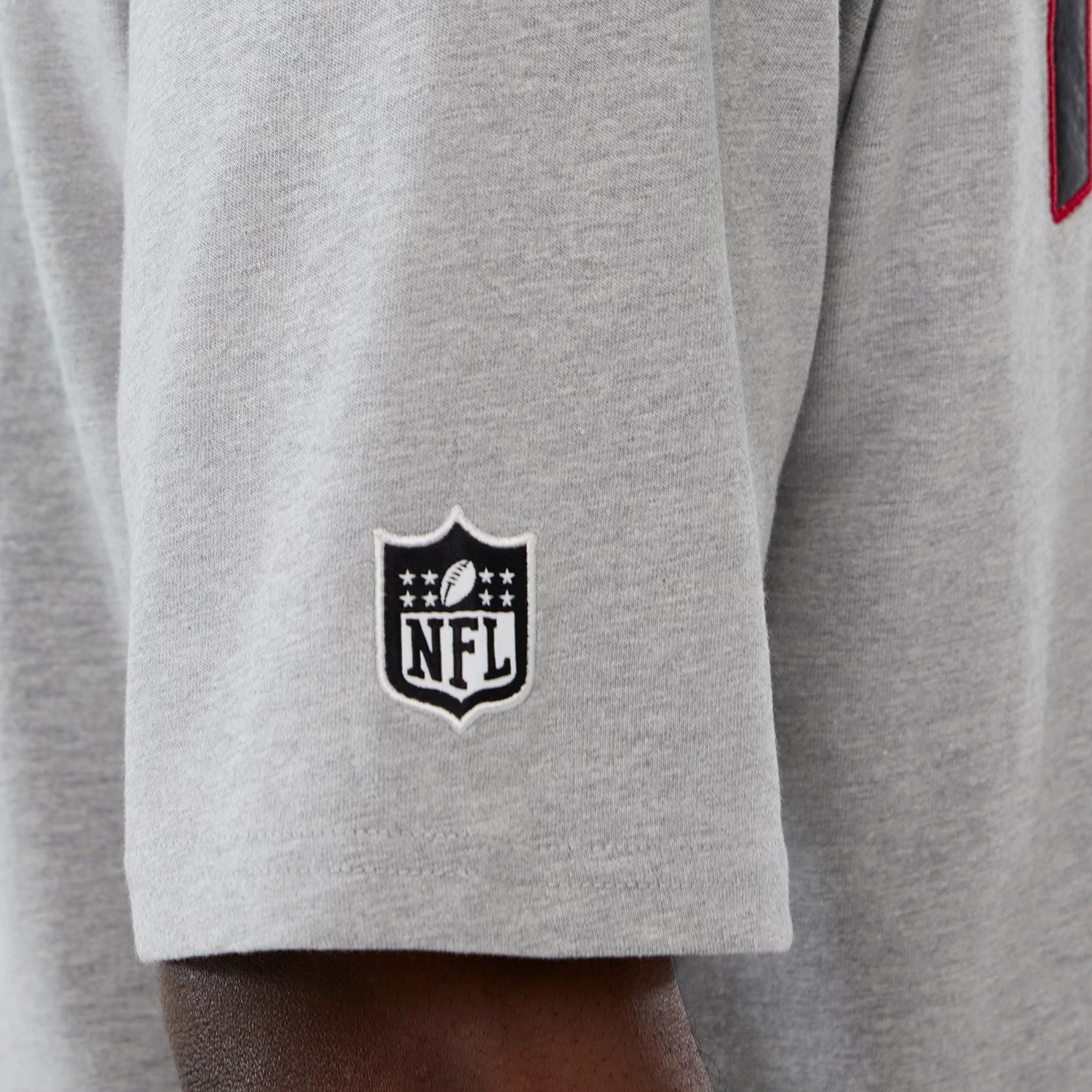 The Male model is wearing Atlanta Falcons NFL International Series Games 2025 Grey Premium T-Shirt 4