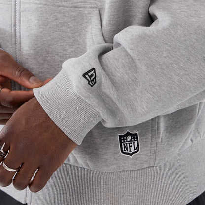 The Male model is wearing Minnesota Vikings NFL International Series Games 2025 Grey Premium Pullover Hoodie 5