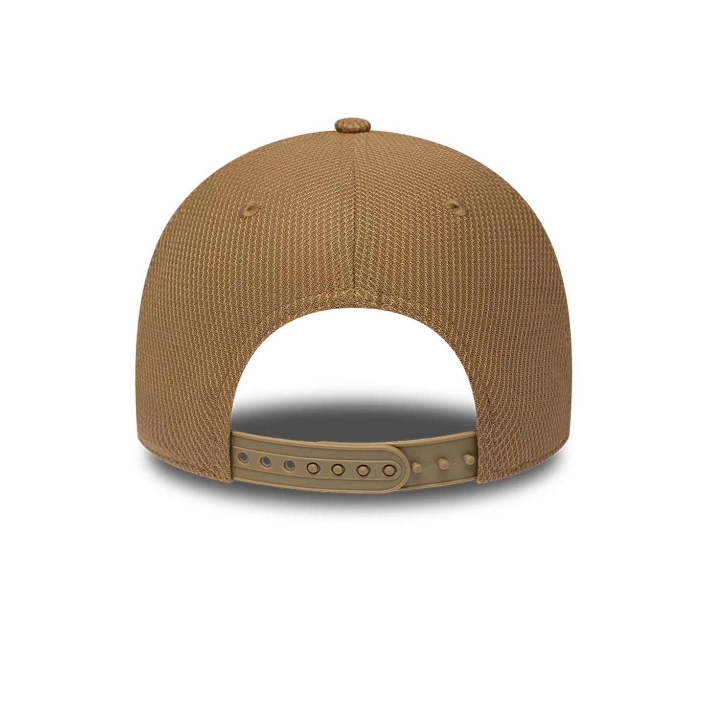 Pictured is this Visa Cash App Racing Bulls H1 Race Special 9FORTY Adjustable cap in dark beige. 4