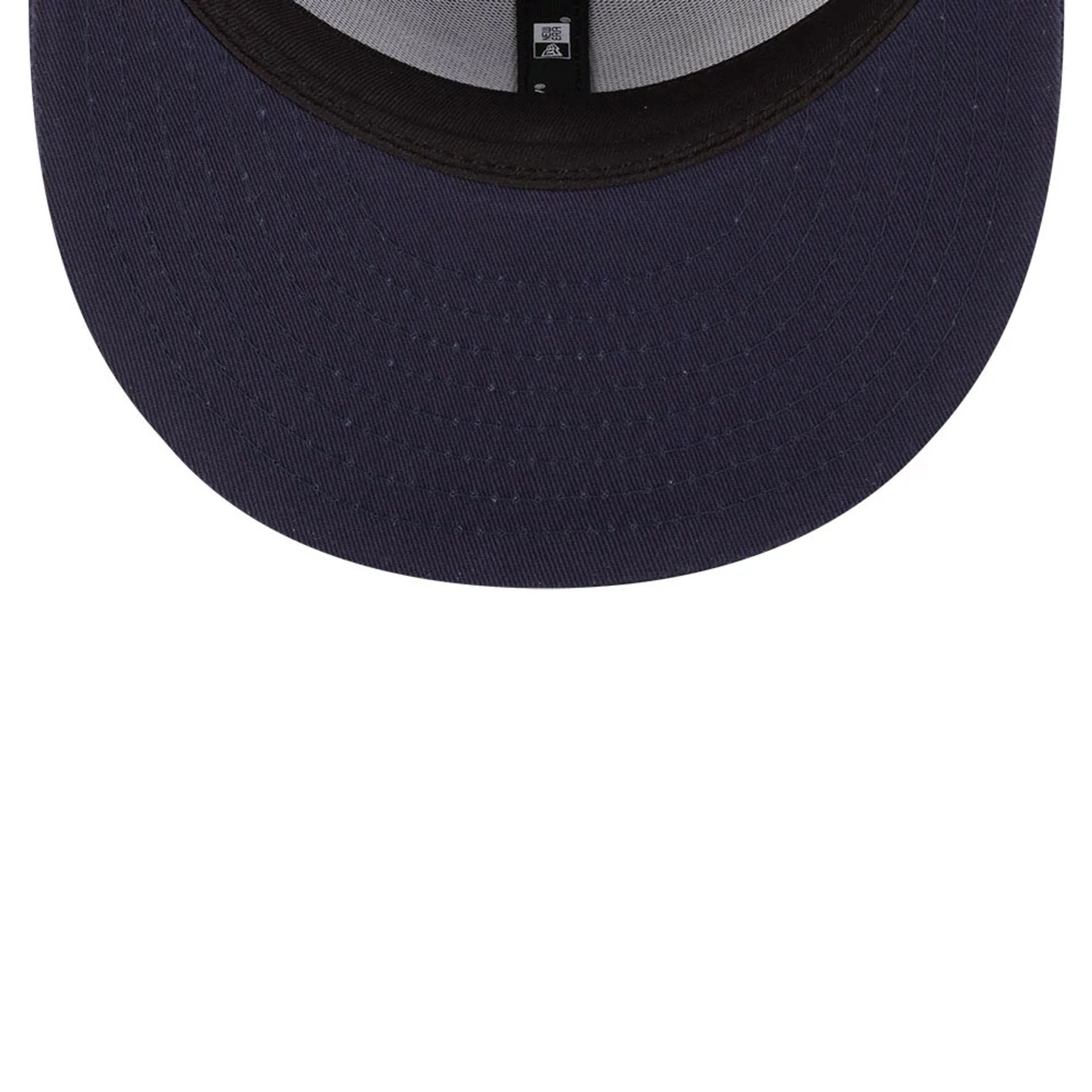 Pictured is this Essential Red Bull Racing 9FIFTY Snapback Adjustable cap in dark blue. 5
