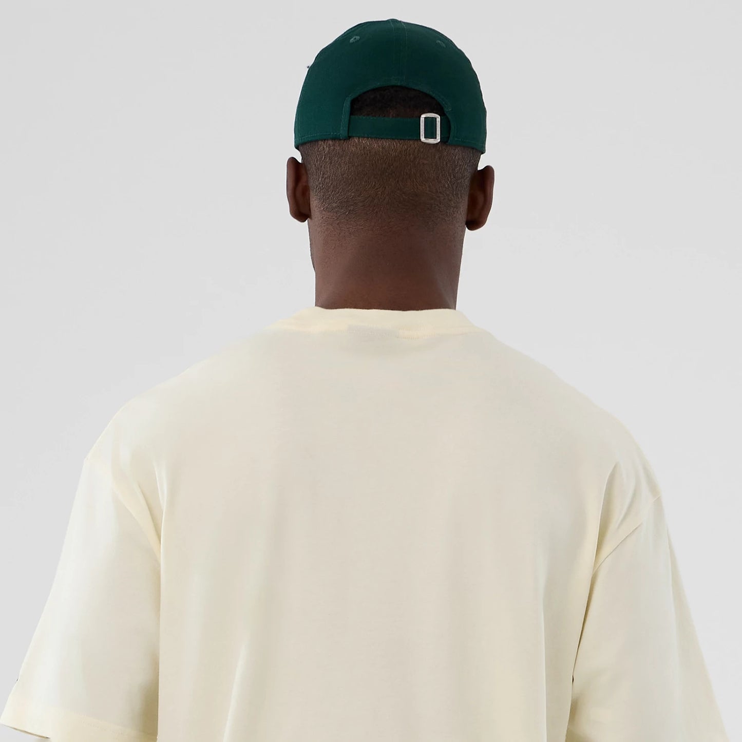 The model is wearing this NBA Hardwood Classic Seattle Supersonics T-Shirt in Cream . 6