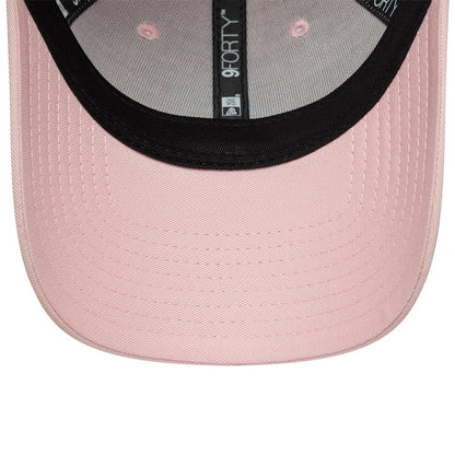 Pictured is this Womens Aston Villa FC 9FORTY cap in pastel pink. 5