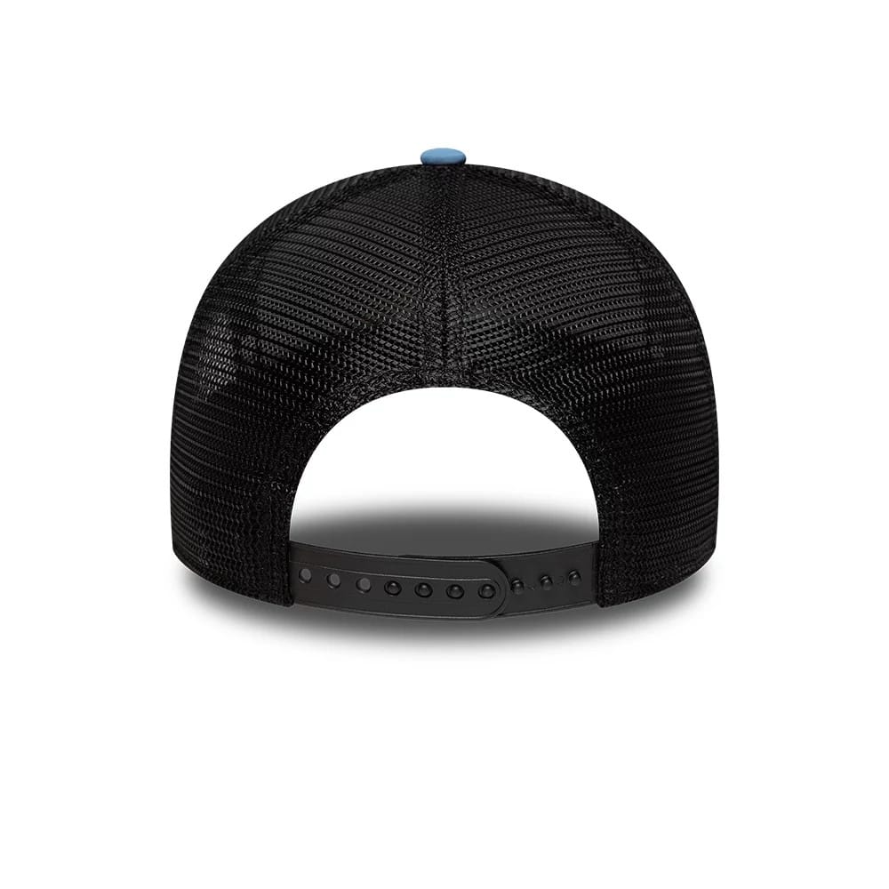 Pictured is this Away Kit Aston Villa FC 9FORTY A-Frame Trucker cap in black. 4