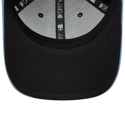 Pictured is this Away Kit Aston Villa FC 9FORTY cap in black. 5