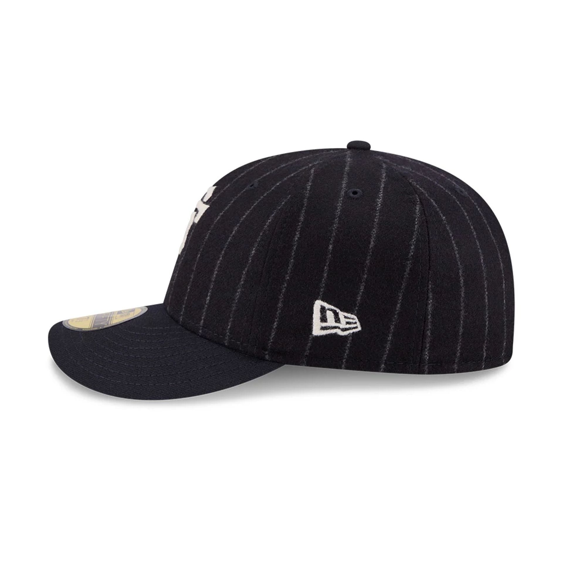 Pictured is this MLB X Moon San Francisco Giants 59FIFTY Fitted cap in Navy. 6