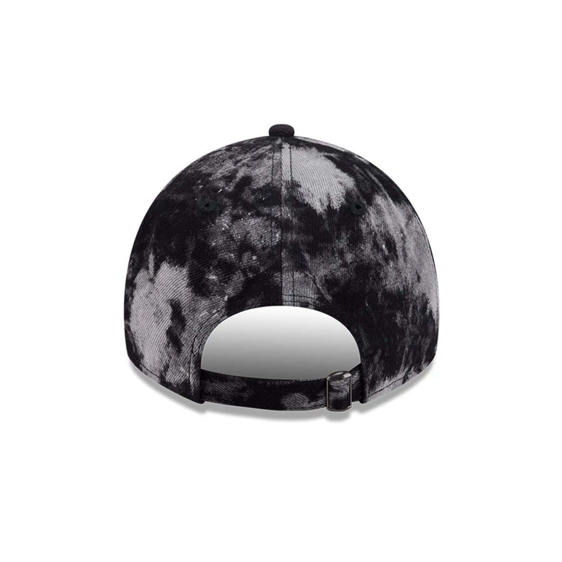 Pictured is this MLB Bleached Denim Chicago White Sox 9TWENTY A-Frame cap in black. 6