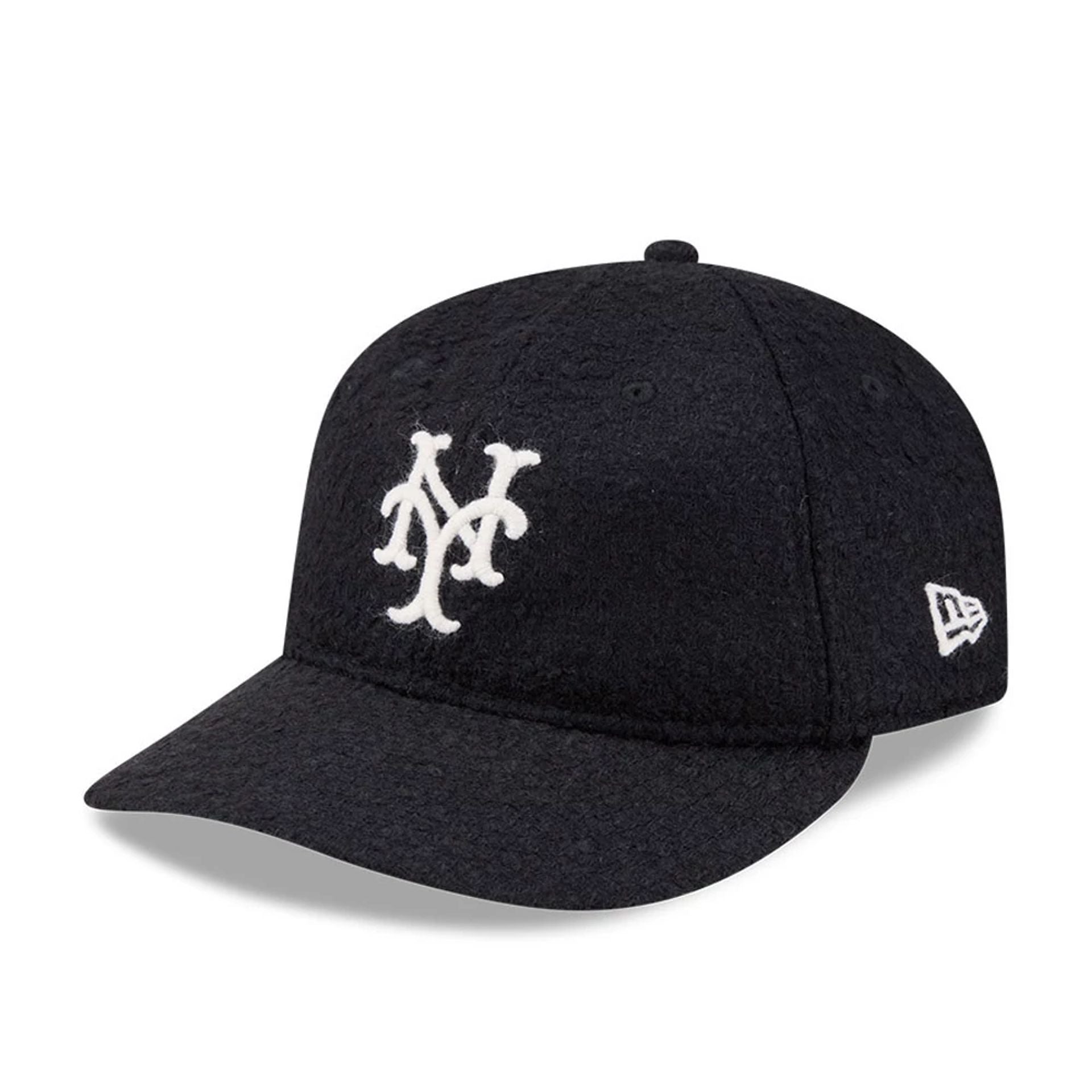 Pictured is this MLB X Moon New York Mets Retro Crown 9FIFTY cap in navy. 4