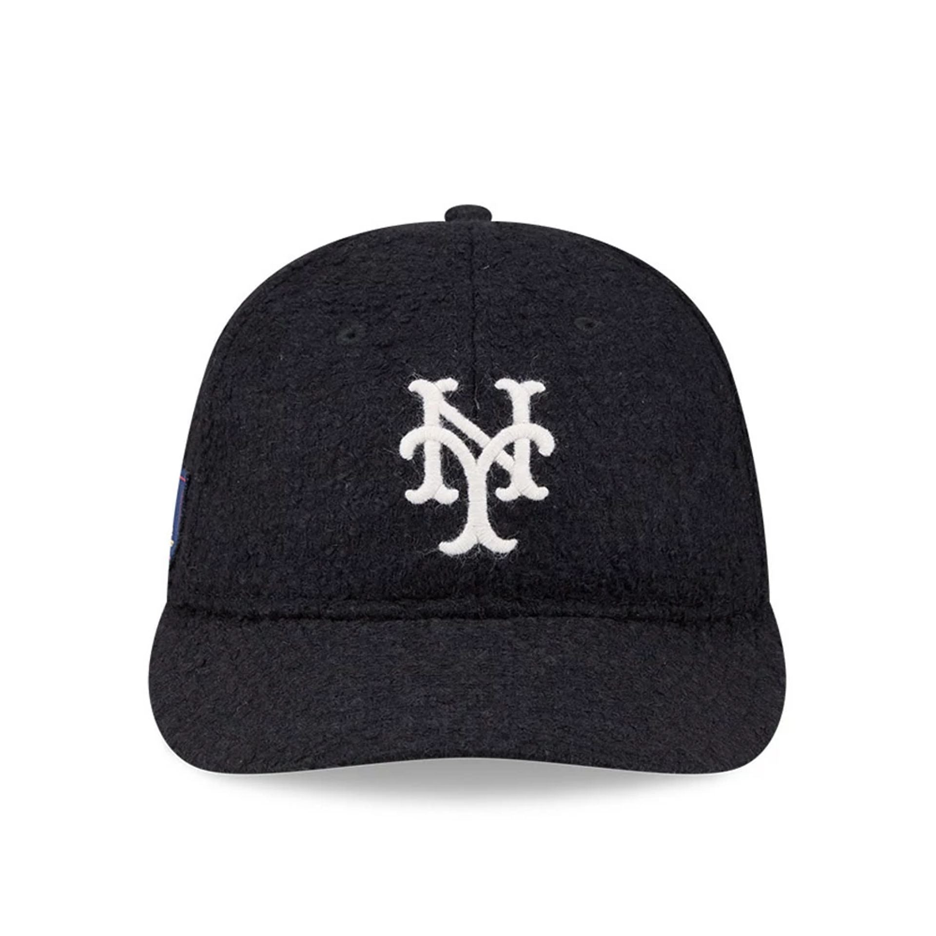 Pictured is this MLB X Moon New York Mets Retro Crown 9FIFTY cap in navy. 3