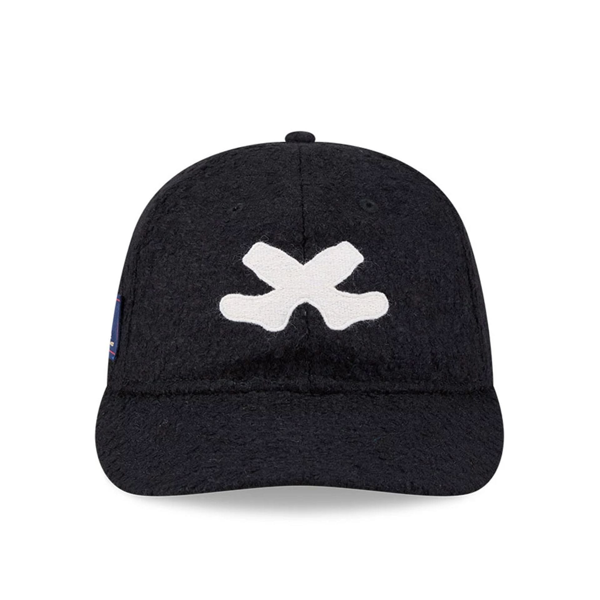 Pictured is this MLB X Moon Chicago White Sox Retro Crown 9FIFTY cap in navy. 3