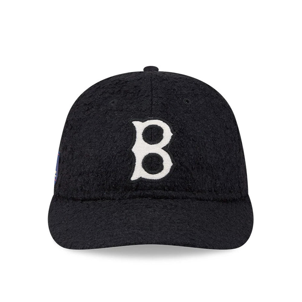 Pictured is this MLB X Moon Boston Red Sox Retro Crown 9FIFTY cap in navy. 3