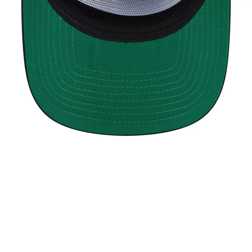 Pictured is this MLB Felt Logo New York Yankees 19TWENTY cap in navy. 2