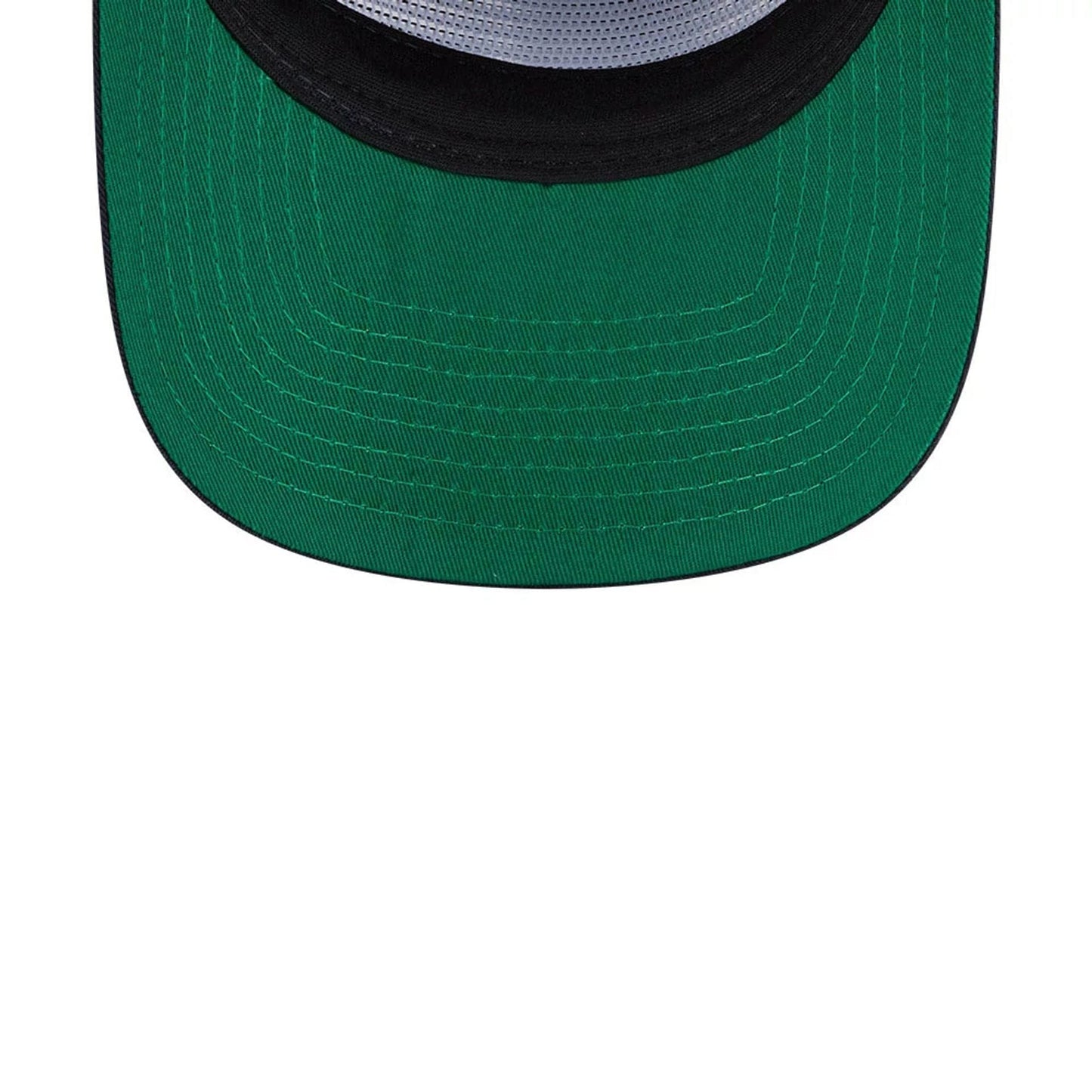 Pictured is this MLB Felt Logo New York Yankees 19TWENTY cap in navy. 2