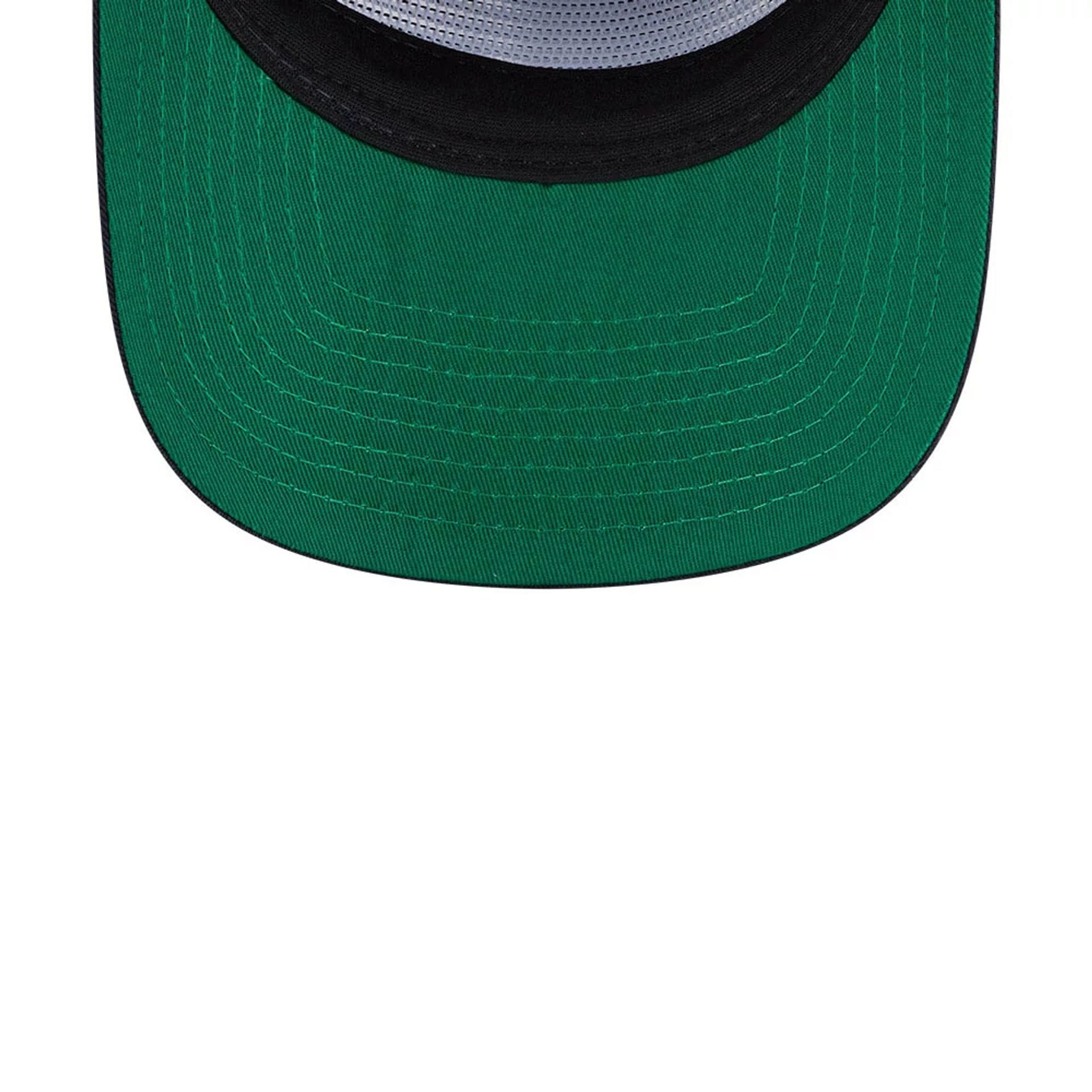 Pictured is this MLB Felt Logo New York Yankees 19TWENTY cap in navy. 2