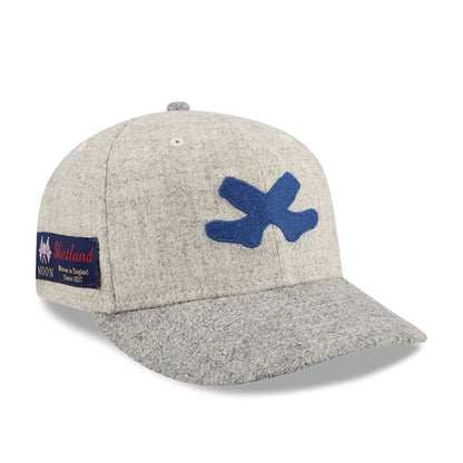 Pictured is this MLB X Moon Chicago White Sox 59FIFTY Fitted cap in light beige. 1