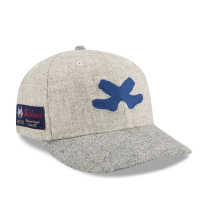 Pictured is this MLB X Moon Chicago White Sox 59FIFTY Fitted cap in light beige. 1