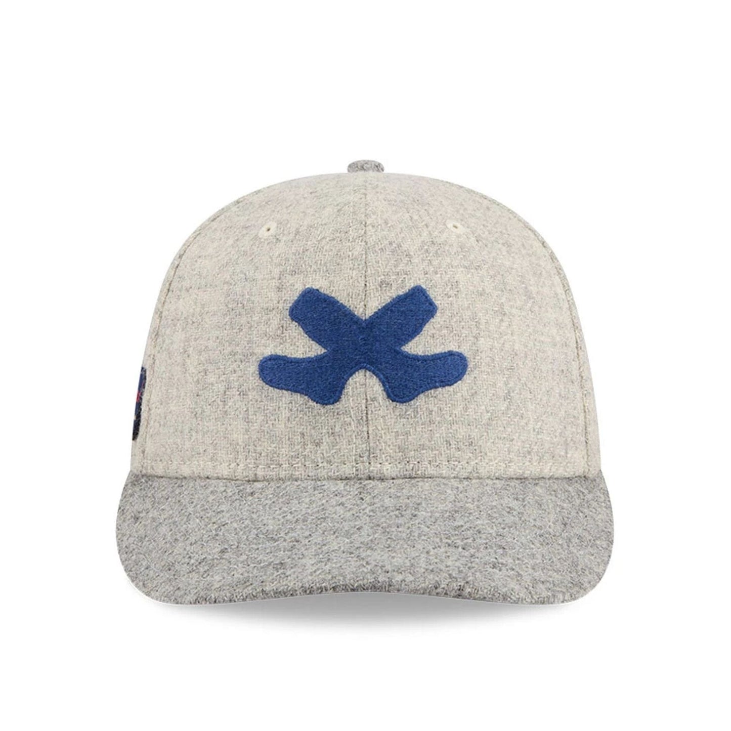 Pictured is this MLB X Moon Chicago White Sox 59FIFTY Fitted cap in light beige. 3