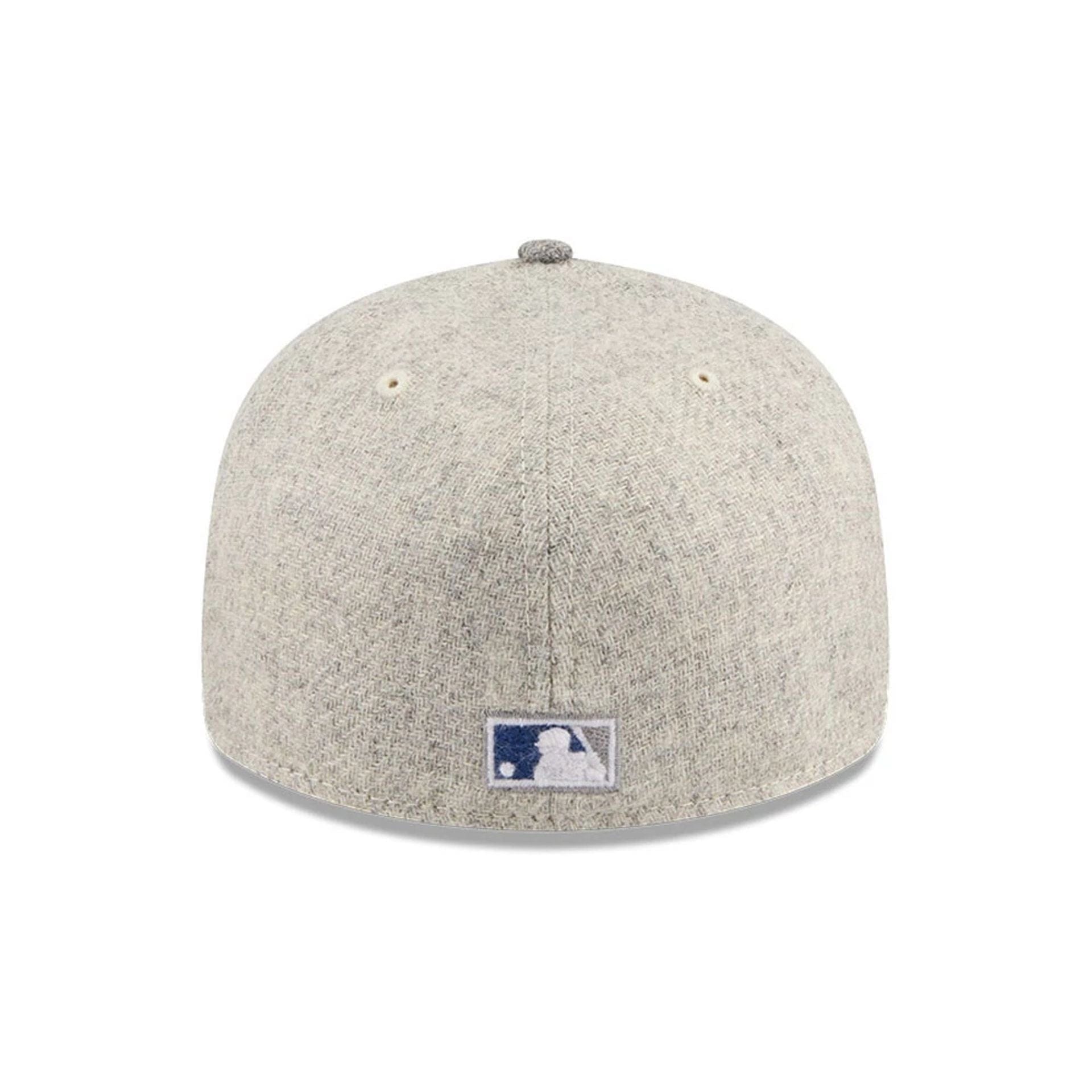 Pictured is this MLB X Moon Chicago White Sox 59FIFTY Fitted cap in light beige. 7