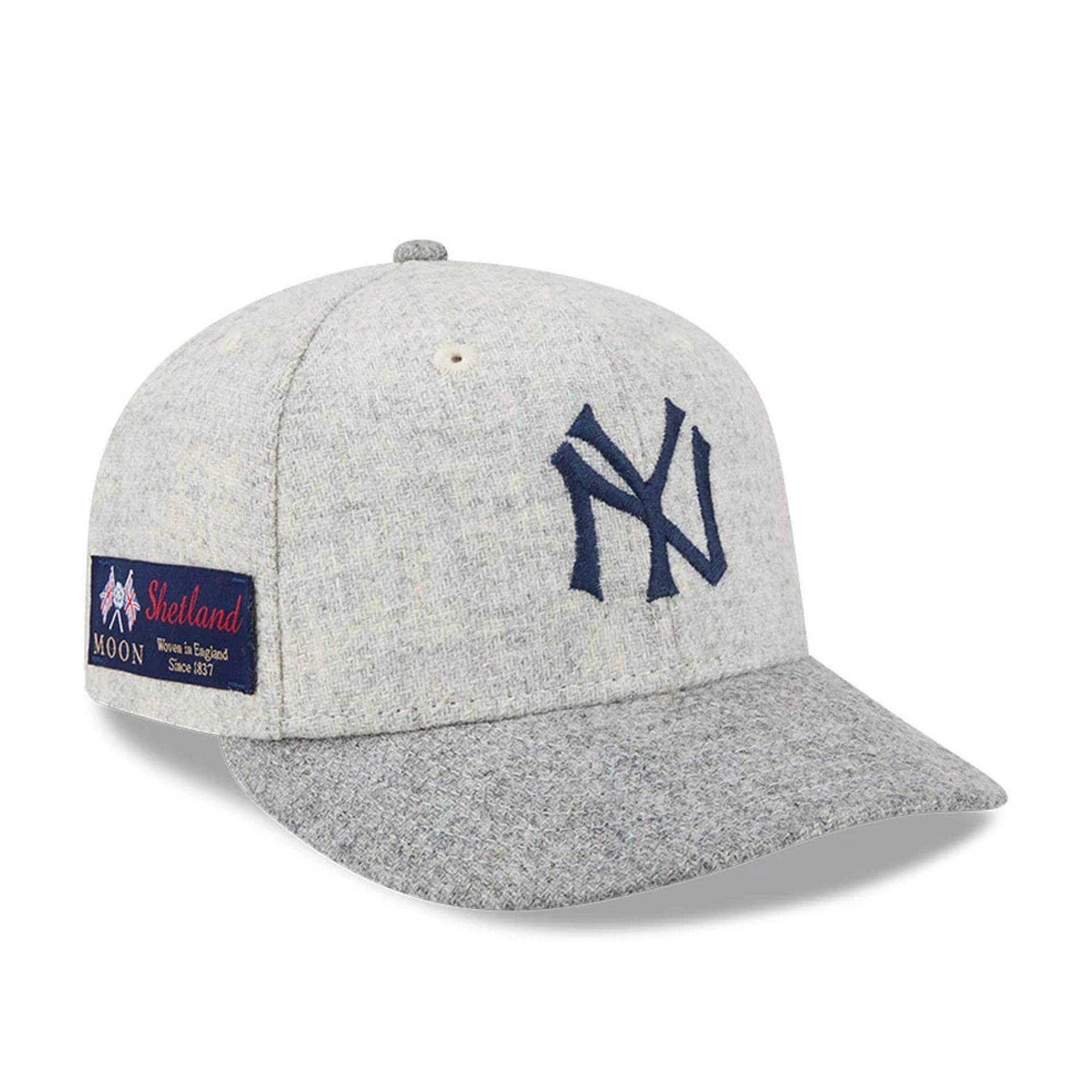 Pictured is this MLB X Moon New York Yankees 59FIFTY Fitted cap in light beige. 1