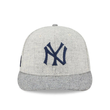 Pictured is this MLB X Moon New York Yankees 59FIFTY Fitted cap in light beige. 3
