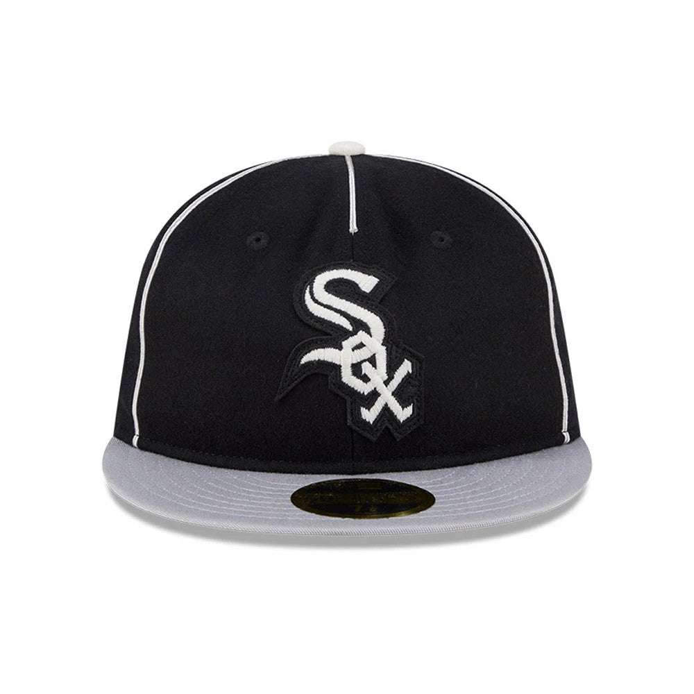 Pictured is this MLB Felt Logo Chicago White Sox Retro Crown 59FIFTY Fitted cap in black. 3