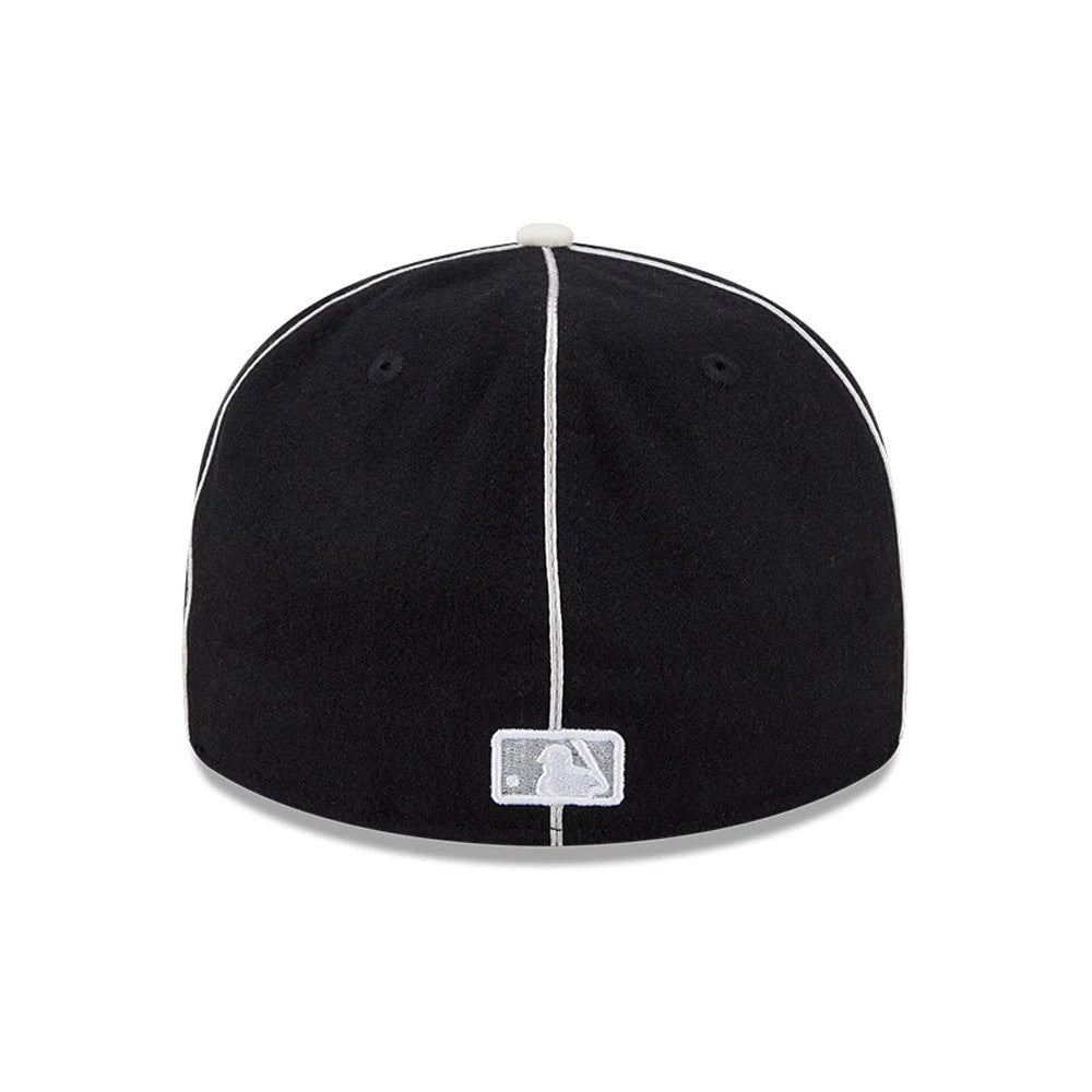Pictured is this MLB Felt Logo Chicago White Sox Retro Crown 59FIFTY Fitted cap in black. 5