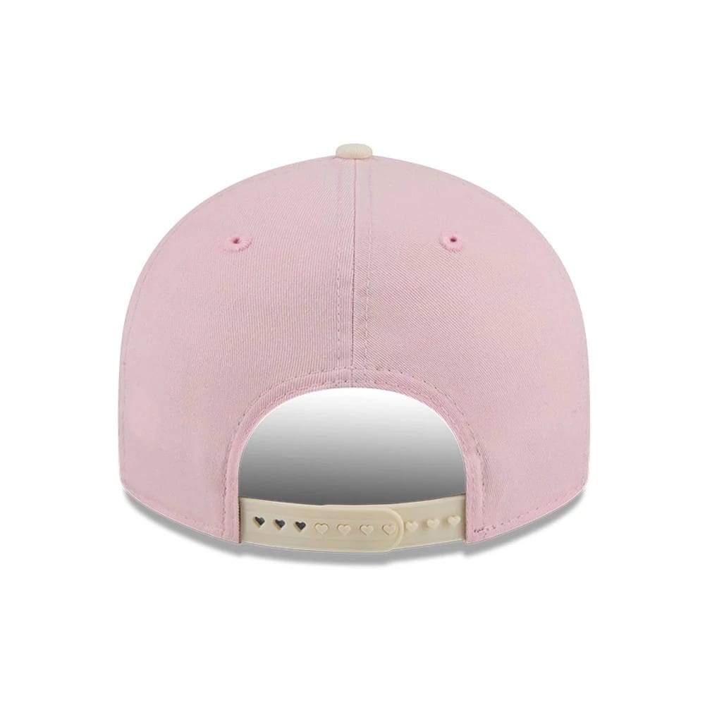 Pictured is this MLB Washed Tie Dye Chicago White Sox 9FIFTY Snapback cap in pastel pink. 6