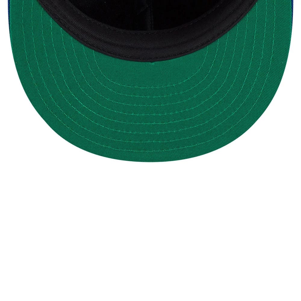 Pictured is this MLB Felt Logo New York Mets Retro Crown 59FIFTY Fitted cap in blue. 2