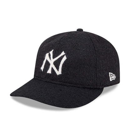 Pictured is this MLB X Moon New York Yankees Retro Crown 9FIFTY cap in navy. 4