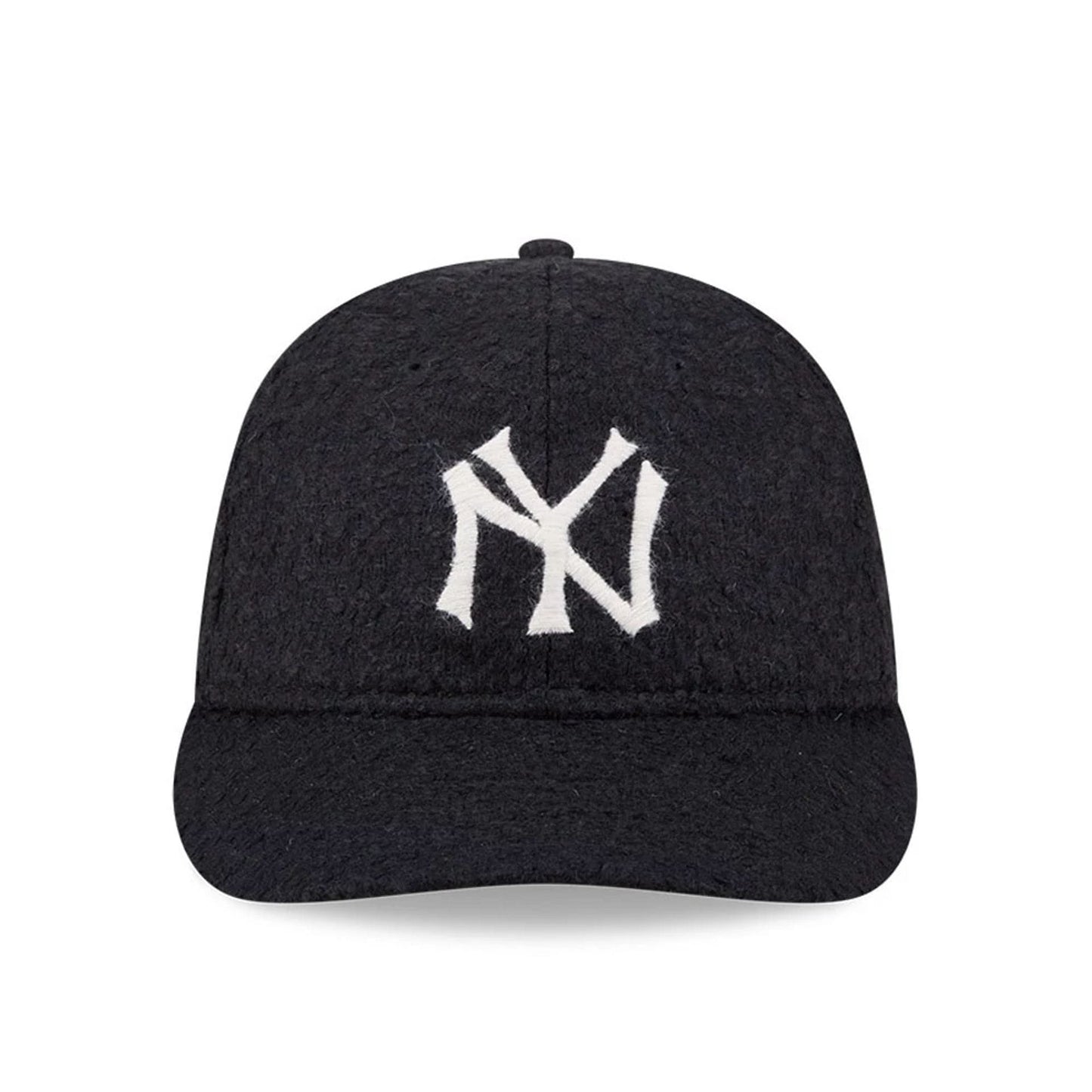 Pictured is this MLB X Moon New York Yankees Retro Crown 9FIFTY cap in navy. 3