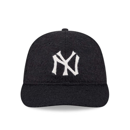Pictured is this MLB X Moon New York Yankees Retro Crown 9FIFTY cap in navy. 3